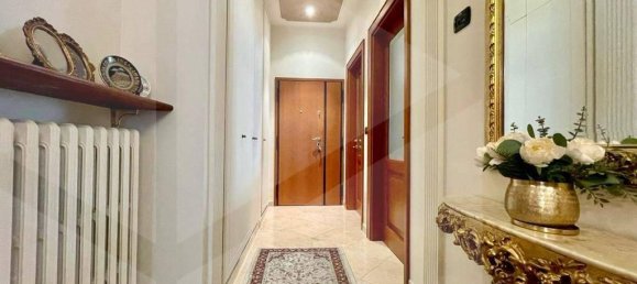 3 rooms Apartment in Andria, Italy No. 9221 2