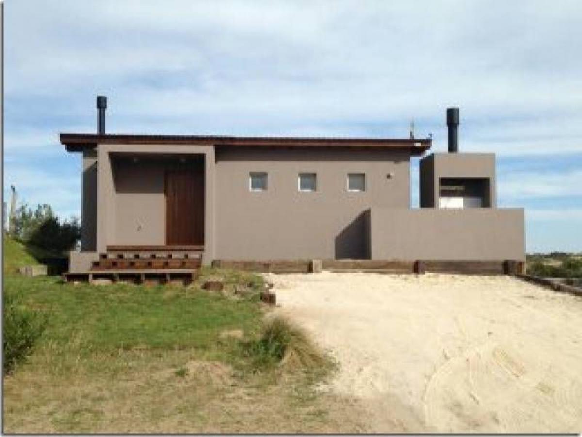 3 bedrooms House in Mar del Plata, Argentina No. 70033
