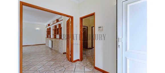 5 bedrooms Villa in Sesimbra, Portugal No. 129055 19