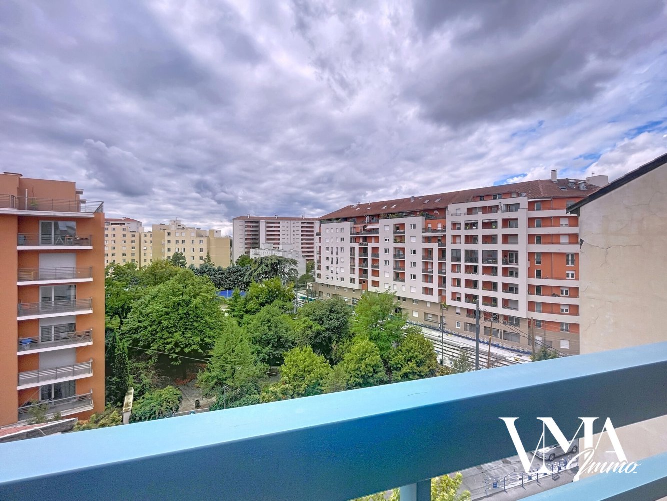 3 bedrooms Apartment in Villeurbanne, France No. 346521