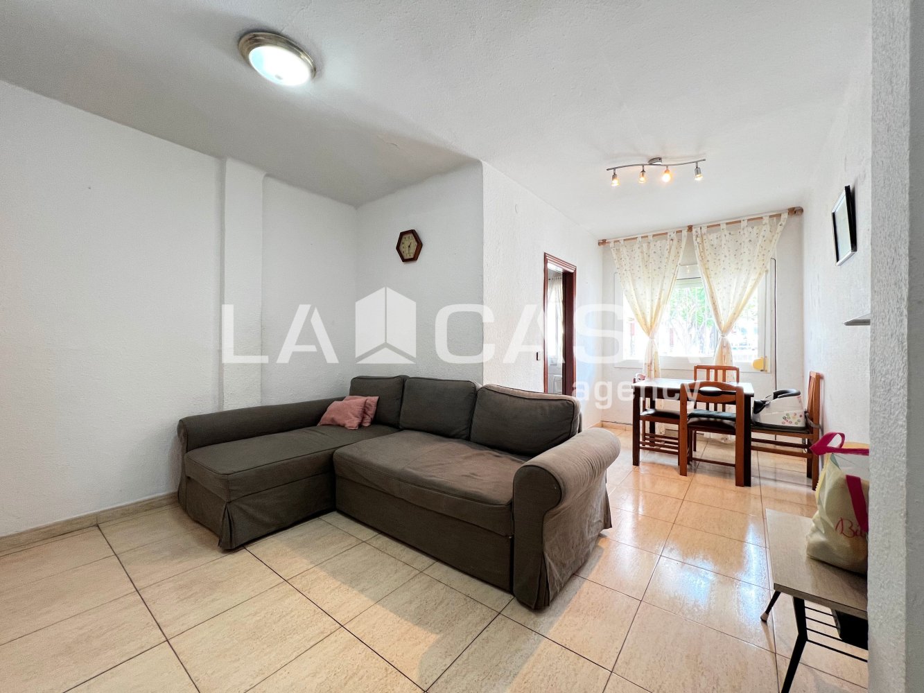 Apartamento de 3 dormitorios en Badalona, Spain No. 140737