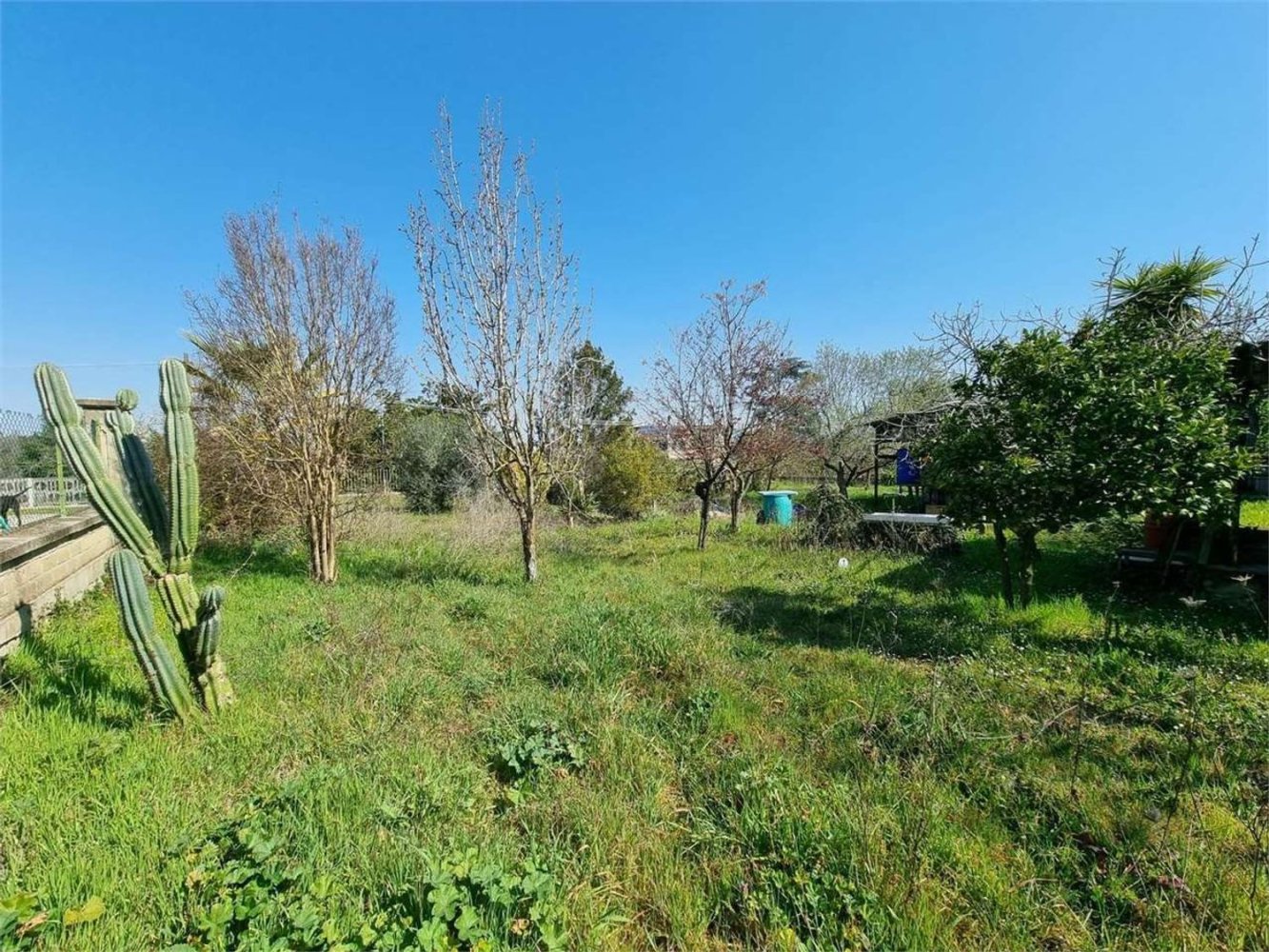 Земельный участок 1100м² в Априлия, Италия № 123998