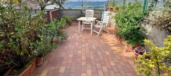 5 rooms Apartment in Todi, Italy No. 37711 12