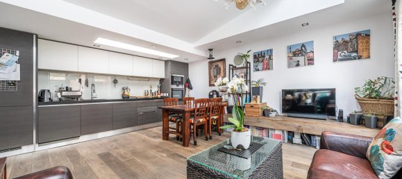 2 bedrooms House in London, United Kingdom No. 14057 14