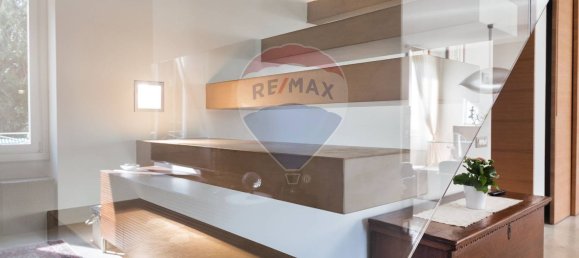 4 rooms Apartment in Lovere, Italy No. 278644 3