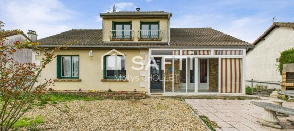 4 bedrooms Villa in Marigny-Marmande, France No. 43097 2
