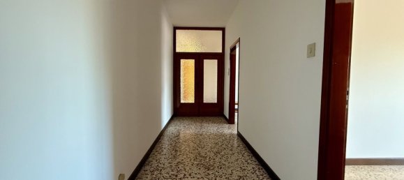 4 rooms Apartment in Tresignana, Italy No. 266522 2