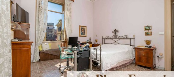 3 bedrooms Apartment in Naples, Italy No. 67010 17