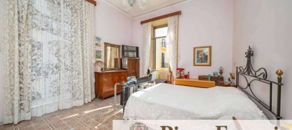 3 bedrooms Apartment in Naples, Italy No. 67010 16