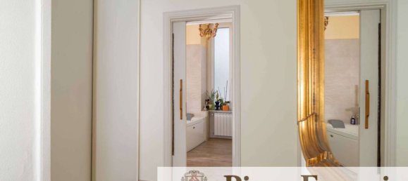 3 bedrooms Apartment in Naples, Italy No. 67010 12