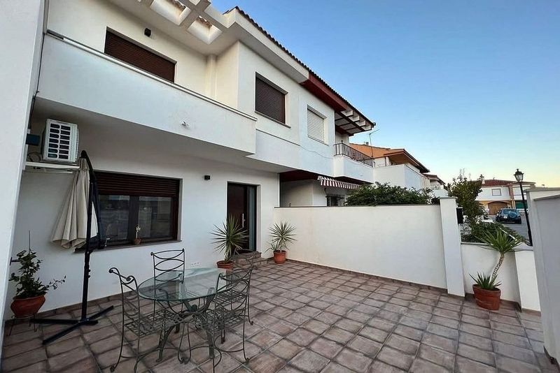 4 bedrooms Townhouse in Granada, Spain No. 219771