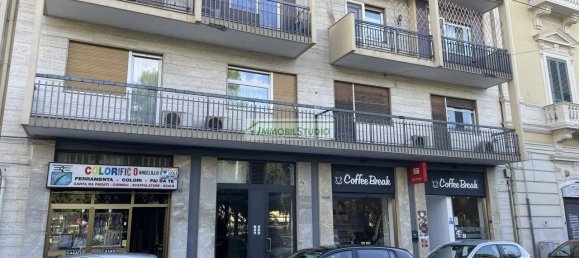 1 bedroom Apartment in Bari, Italy No. 18848 3