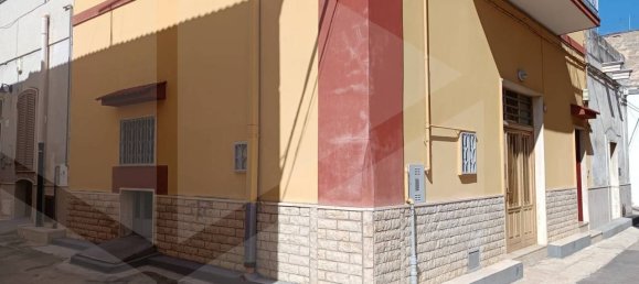 Casa de 4 habitaciónes en Bari, Italy No. 26463 25