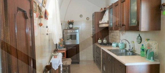 Casa de 4 habitaciónes en Bari, Italy No. 26463 42