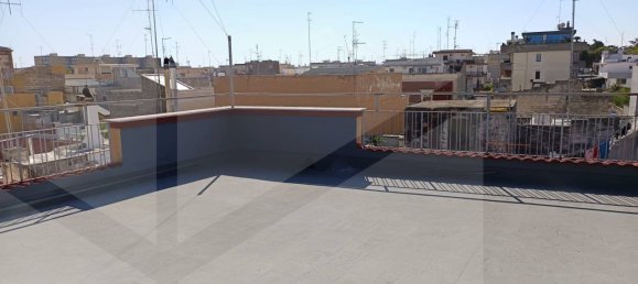 Casa de 4 habitaciónes en Bari, Italy No. 26463 17