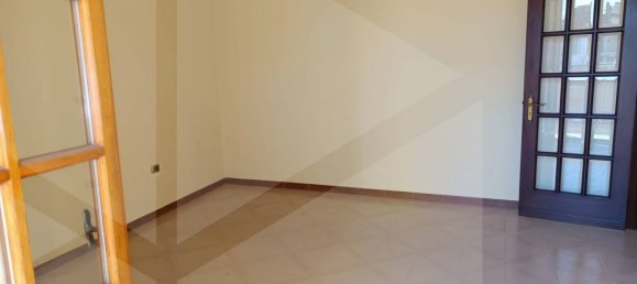 Casa de 4 habitaciónes en Bari, Italy No. 26463 14