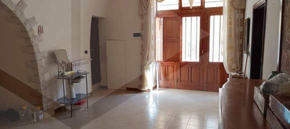 Casa de 4 habitaciónes en Bari, Italy No. 26463 32