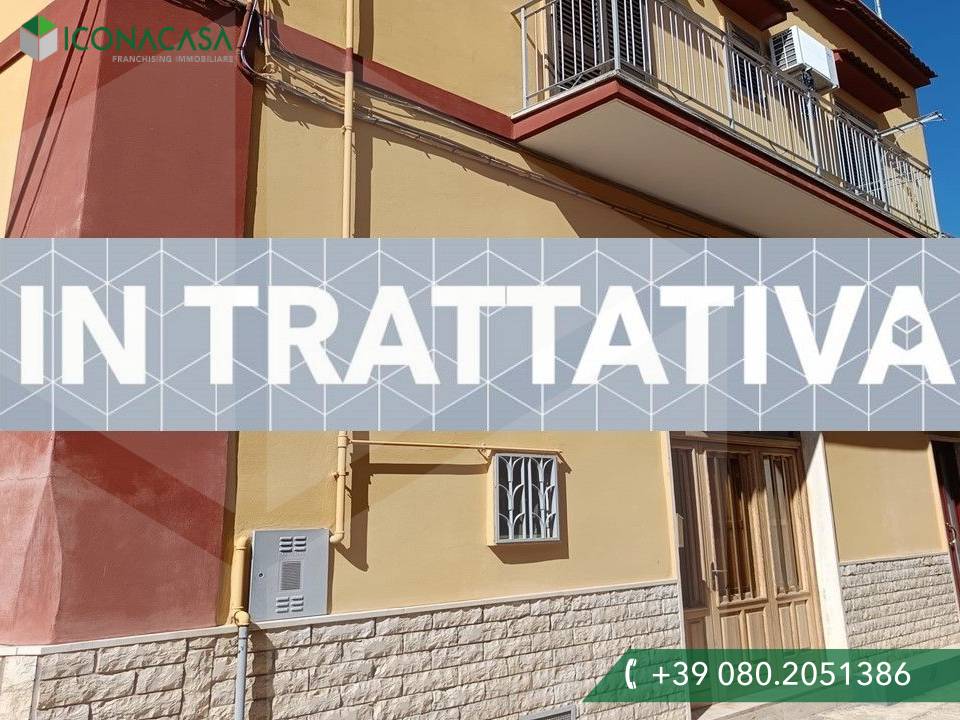 Casa de 4 habitaciónes en Bari, Italy No. 26463