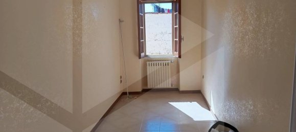 Casa de 4 habitaciónes en Bari, Italy No. 26463 8