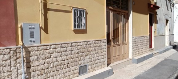 Casa de 4 habitaciónes en Bari, Italy No. 26463 24