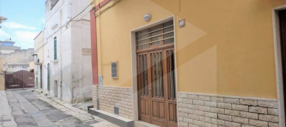 Casa de 4 habitaciónes en Bari, Italy No. 26463 41