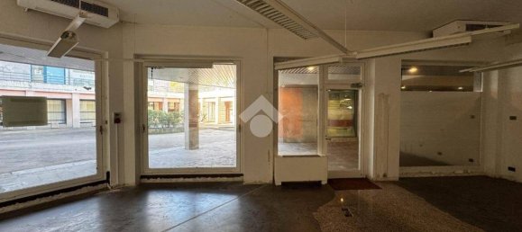 1غرفة عقار تجاري في Merate, Italy رقم 112051 5