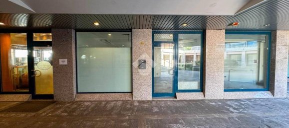 1غرفة عقار تجاري في Merate, Italy رقم 112051 18