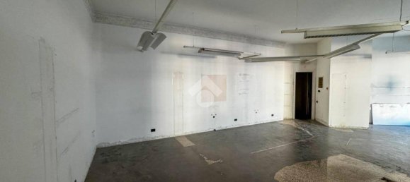 1غرفة عقار تجاري في Merate, Italy رقم 112051 12