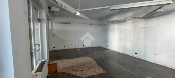 1غرفة عقار تجاري في Merate, Italy رقم 112051 8