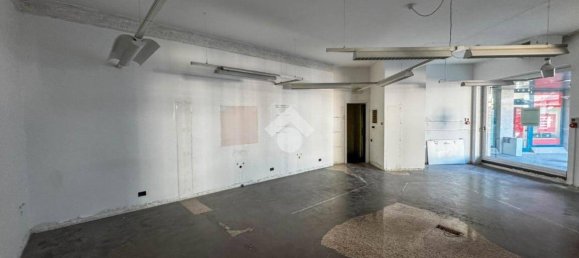 1غرفة عقار تجاري في Merate, Italy رقم 112051 16