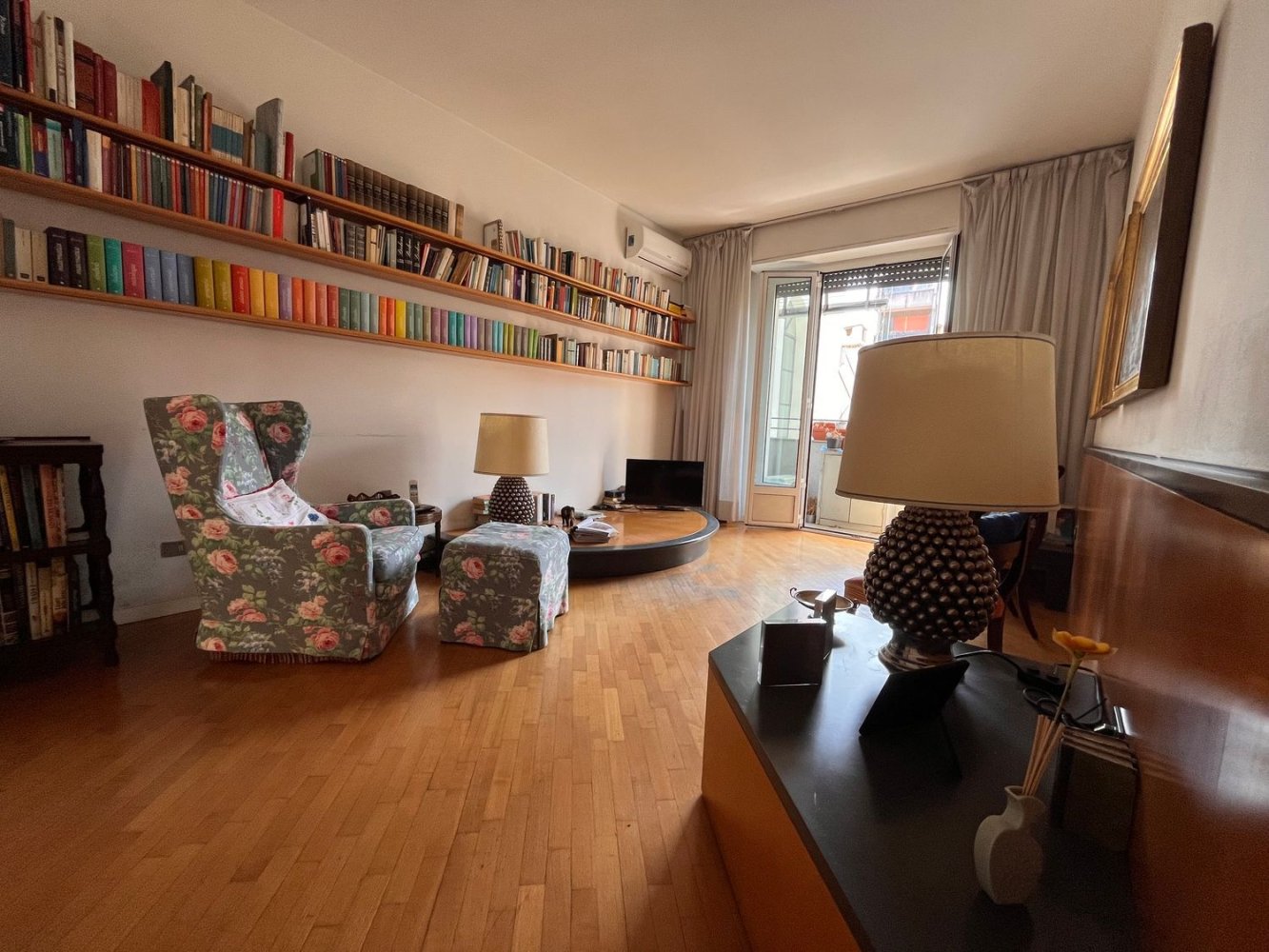 2 rooms Apartment in Milan, Italy No. 336916
