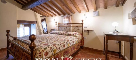 4 rooms House in Ortignano Raggiolo, Italy No. 229330 11