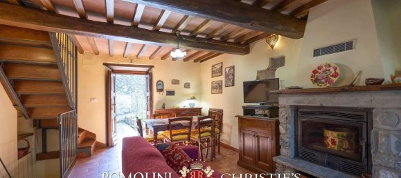 4 rooms House in Ortignano Raggiolo, Italy No. 229330 8