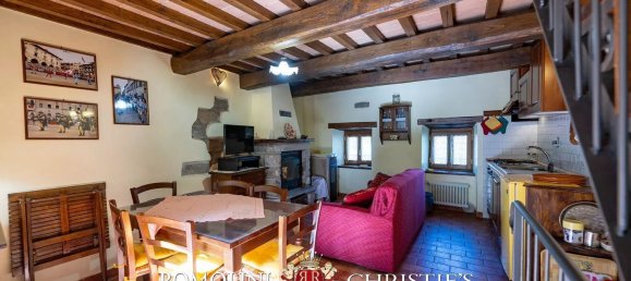 4 rooms House in Ortignano Raggiolo, Italy No. 229330 6