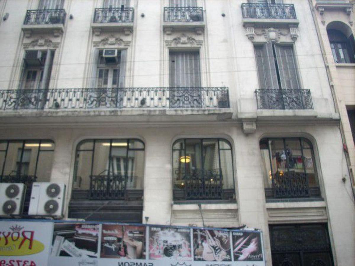 Apartamento de 4 dormitorios en Buenos Aires, Argentina No. 101376