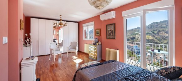 4 bedrooms House in Granada, Spain No. 185616 22