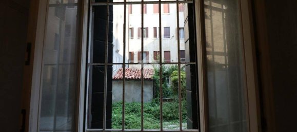 2 bedrooms Apartment in Venice, Italy No. 280885 8