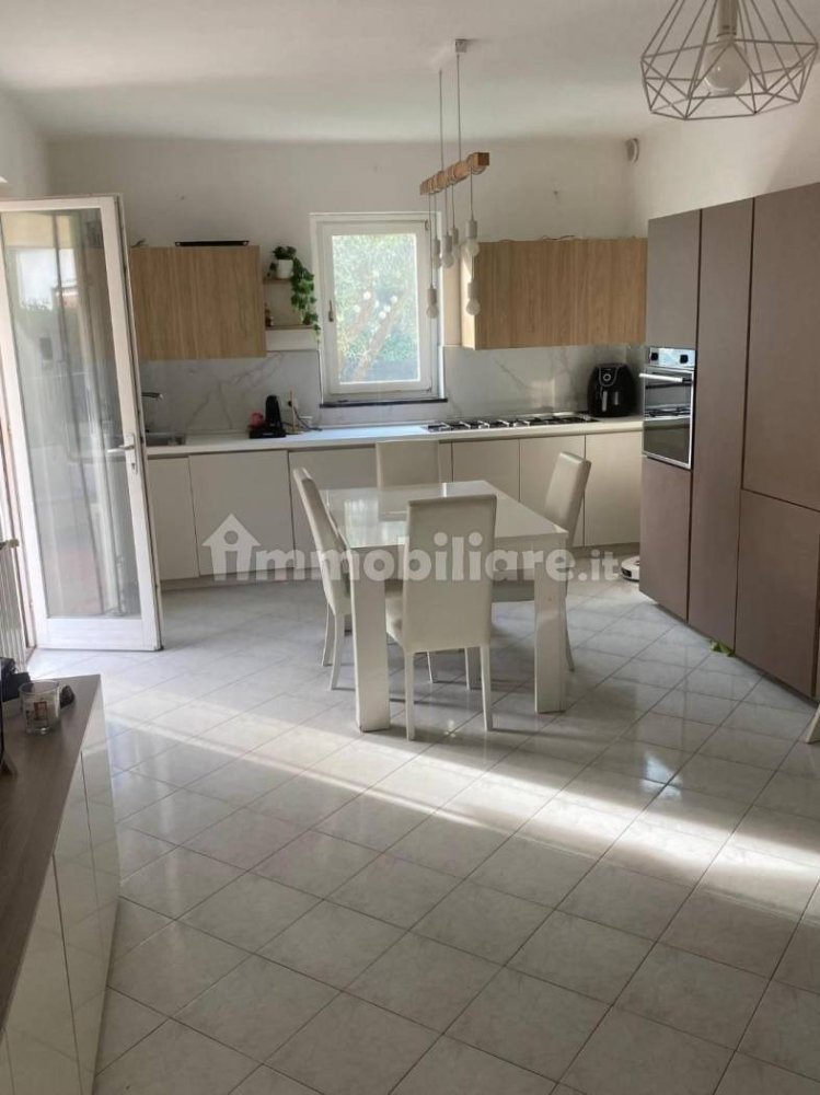 2 غرف نوم شقة في Massa, Italy رقم 48660