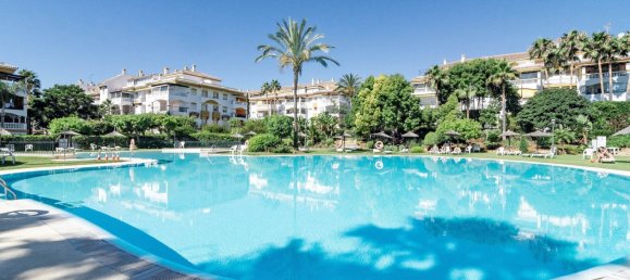 Apartamento de 2 dormitorios en Marbella, Spain No. 63630 49