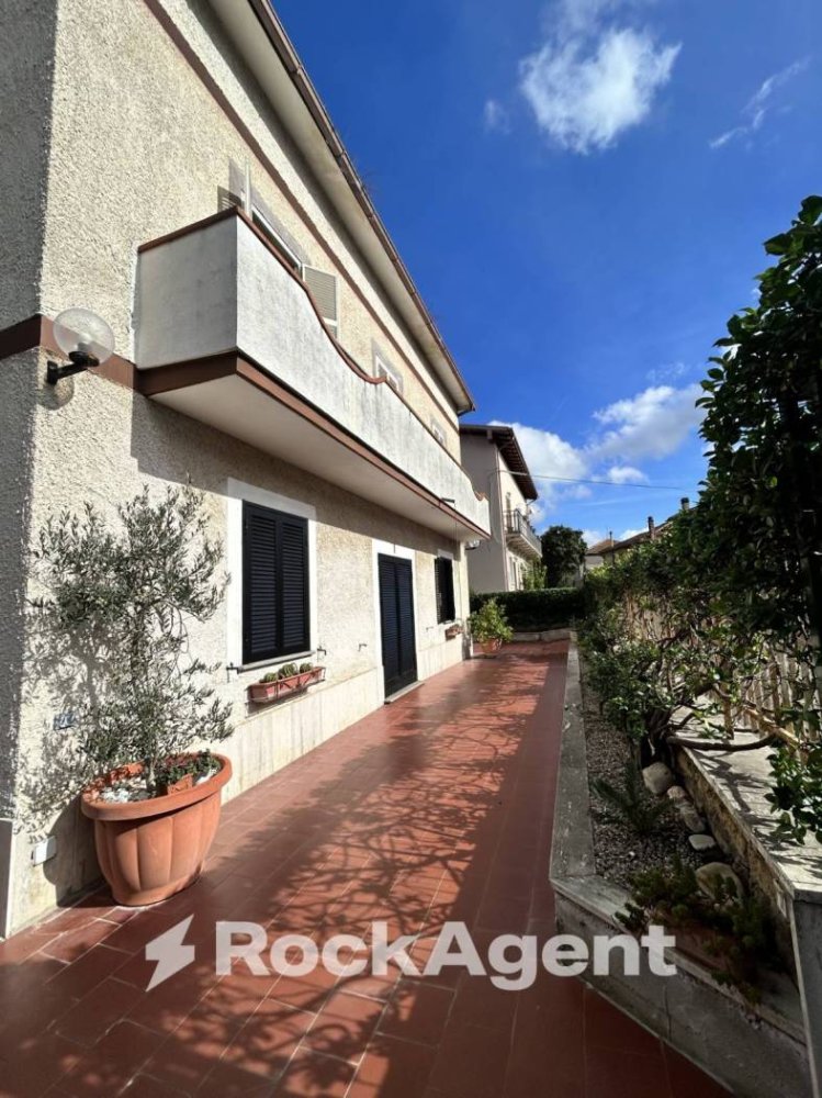 Apartamento T3 em Mazzano Romano, Italy N.º 290299