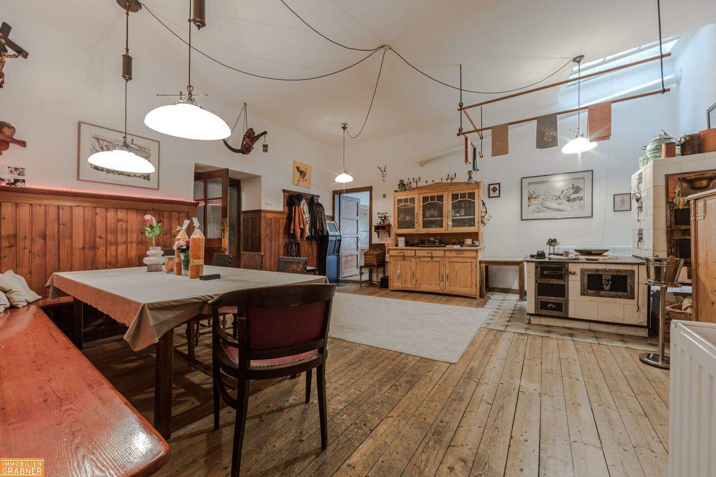 21-Zimmer Gewerbliche Immobilie in Gmunden, Austria, Nr. 218444