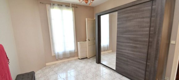 4 bedrooms Commercial property in Clichy-sous-Bois, France No. 181978 5