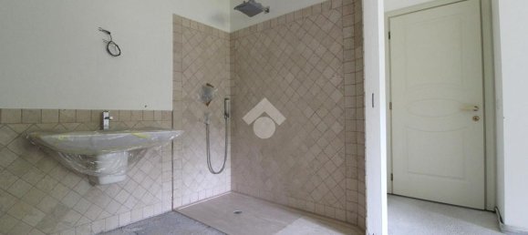 4 rooms Apartment in Mairano, Italy No. 284095 18