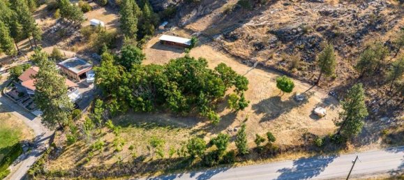 Studio in British Columbia, Canada No. 1223 8