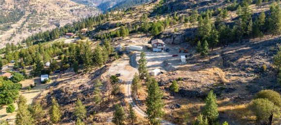 Studio in British Columbia, Canada No. 1223 5