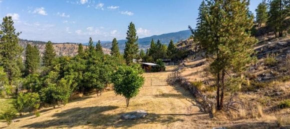 Studio in British Columbia, Canada No. 1223 6