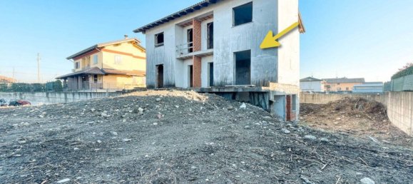 4 bedrooms House in Cavaglio d'Agogna, Italy No. 377458 2