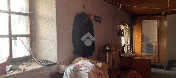 Дом с 4 комнатами в Аллен, Италия № 102804 2