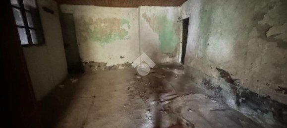 Дом с 4 комнатами в Аллен, Италия № 102804 39