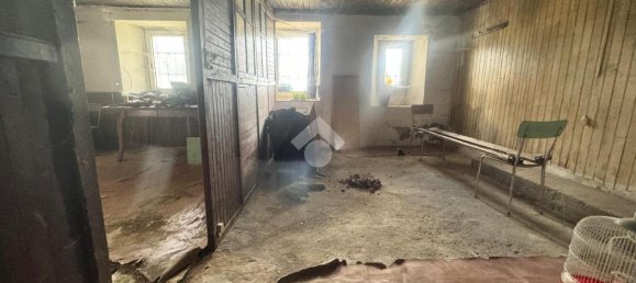 Дом с 4 комнатами в Аллен, Италия № 102804 14